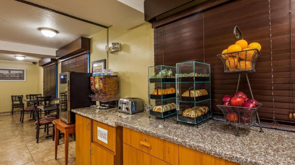 Best Western Rama Inn Ephrata Екстериор снимка